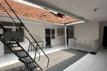 Gedung 1 Lantai Ex Resto Area Senen Jakarta Pusat