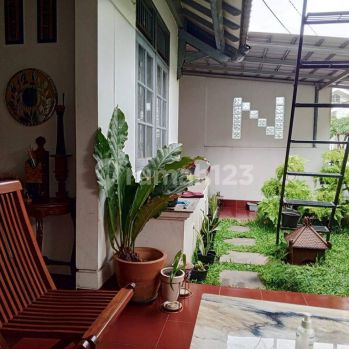 Rumah Nyaman Asri Dekat Pintu Tol  di Bintaro