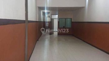 Disewakan Ruko Mainroad Jendral Sudirman
