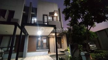 Rumah 2 lantai Full Furnished di Invensihaus Tabebuya Bsd City