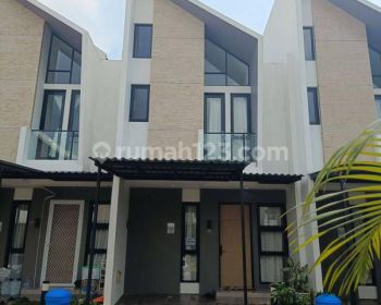Rumah di Provence Suites BSD CITY 2 Lantai Bagus