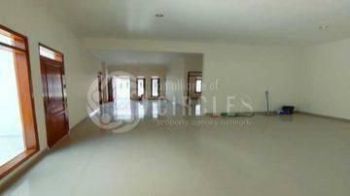 Rumah Modis Bikin Betah Penghuninya Yu Survey di Taman Kopo Indah