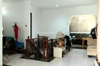 Rumah Semi Furnished Dekat Akses Tol Di BSD