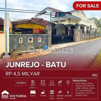 Rumah mewah aman nyaman dan asri