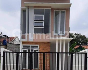 Rumah luas siap huni SHM akses 2 mobil bisa KPR jatiasih