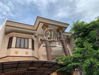 Rumah Siap Huni Mewah Ada Kolam Renang Dilingkungan Asri Aman