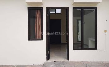 Rumah Di Cluster De Residence Dekat Puri Harapan