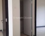 thumbnail-rumah-di-cluster-de-residence-dekat-puri-harapan-3