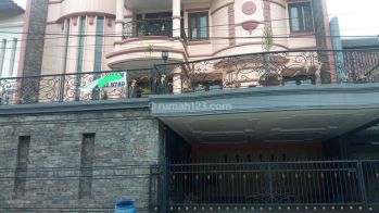 Disewakan tahuban rumah mewah komplek taman millenium Pasteur
