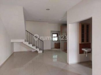 Rumah Semi Furnished SHM di Cipedes Residence, Bandung