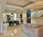 thumbnail-jual-cepat-rumah-moca-vrbana-dian-istana-2-lantai-full-furnished-2