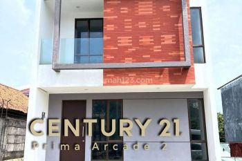 Rumah Minimalis Siap Huni 2 Lantai Di Graha Raya Sc12016