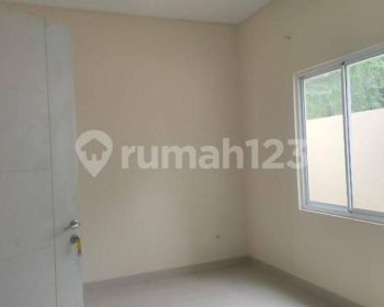 Sewa rumah cluster 2 lantai dengan fasilitas bagus