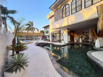 Luxury Mediteranian Style Villa In Purigading Jimbaran