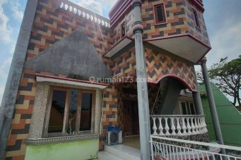 Rumah 2 lantai kawasan elite