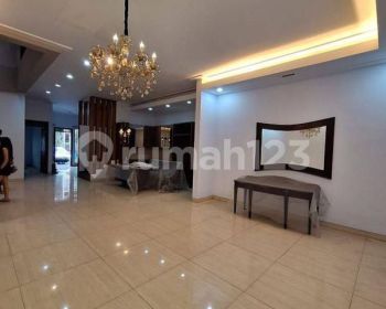 Disewakan Rumah Lux Singgasnaa Pradana Bandung