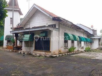 Dijual Rumah Hitung Tanah Area Menteng Strategis