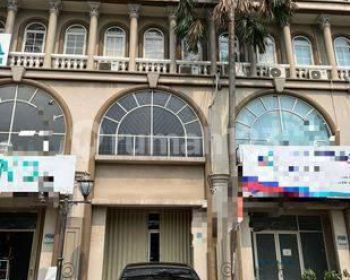 Ruko jadap jalan di Sedayu Square Cengkareng Jakarta Barat