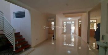 Rumah Besar Cocok Buat Kantor Di Buahbatu Bandung