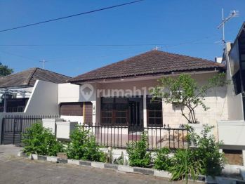 Rumah DEKAT MAL PARAGON di JALAN SEMBODRO PLOMBOKAN