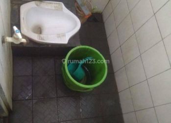 Dijual Rumah Kos 3 Lantai Pinggir Jalan Dekat Kampus di Hercules