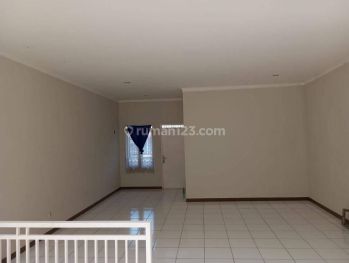 Disewakan Ruko Bagus Terawat 2 Lantai di Kopo Permai