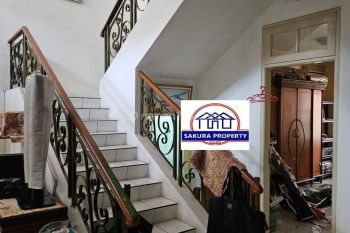 Jual Sewa Rumah Kota Wisata Besar 2 Lantai Bagus Lt200 Lb250 Nego