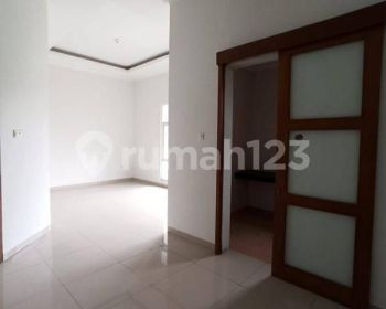 Rumah Minimalis di Mekar Wangi