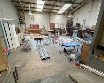 Gudang+kantor cocok buat workshop bangunan bagus