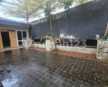 Jual Ruang Usaha Parkiran Luas di Mainroad Riau Bandung