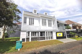 Rumah Modern Siap Huni di Villa Golf Boulevard Araya Malang