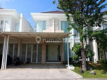 Pakuwon City Minimalis Bagus Semi Furnish Kamar Mandi Dalam