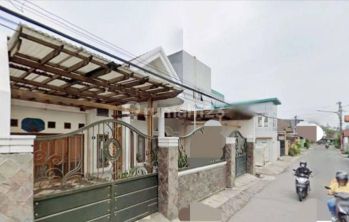 Rumah 2 Lantai di Wonokromo Surabaya Selatan