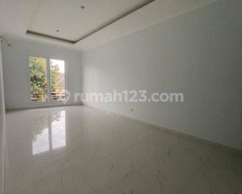 Rumah Baru Gress Citraland Surabaya