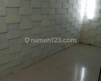 Disewakan rumah 2 lantai SHM dengan fasilitas bagus