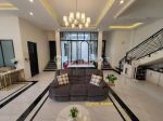 thumbnail-rumah-cantik-modern-ada-kolam-renang-dan-full-furnished-di-palm-spring-jakarta-1