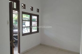 Rumah 1 1/2 Lantai siap huni, strategis