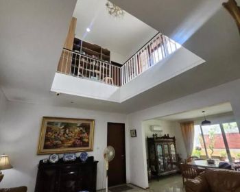 Dijual Rumah Suasana Asri Lokasi Strategis di Bintaro Sektor 9