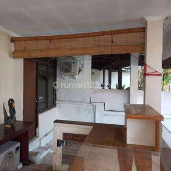 Rumah Dijual Hitung Tanah di Kebayoran Baru Lokasi Strategis