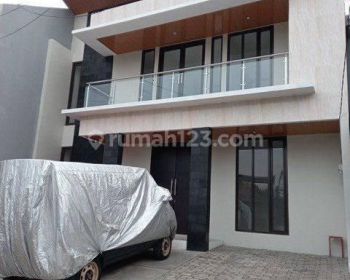 Toplah Rumah Lebar 2 Lantai Di Bandung Cikutra Itenas 241B1