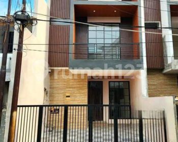 Baru Gress Rumah Rungkut Mapan Tengah 
(3 menit ke jalan raya MERR)