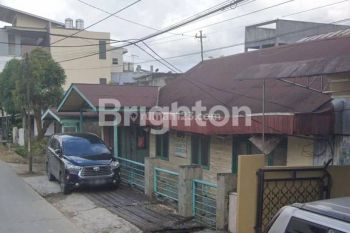 RUMAH DANAU JEMPANG. Lokasi strategis tengah kota. Bisa buat usaha Cafe, counter