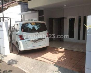 RUMAH TEBET NYAMAN DAN AMAN