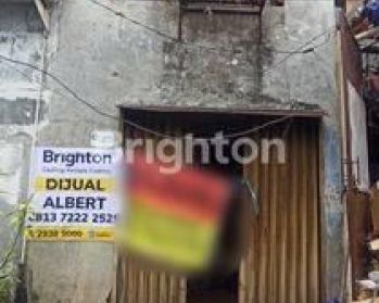 RUMAH TUA 2 LANTAI SANGAT MURAH DAN PALING STRATEGIS DI PETOJO JAKARTA PUSAT
