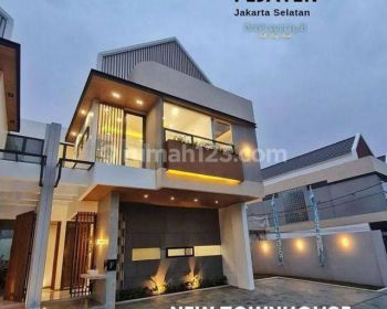 Towhhouse Pejaten jakarta selatan rumah baru siap huni
