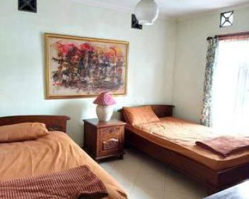 Rumah Mewah dengan Furniture di Perumahan Merapi View