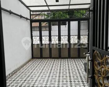 RUMAH FURNISHED DALAM KOMPLEK KRAKATAU