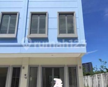 di Ruko Maggiore Grande, Tangerang