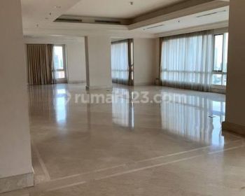 SCBD Suites 3 BR Kondisi apik Unfurnished