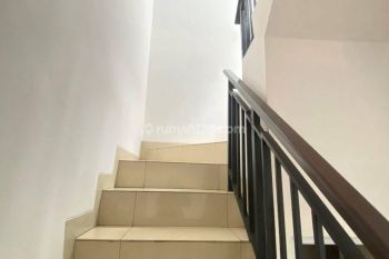 Di jual rumah green lake city 2 lantai dengan harga murah